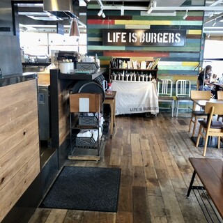 J.S. BURGERS CAFE_2