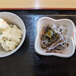 らーめん 松喜 - ポテサラと酢の物