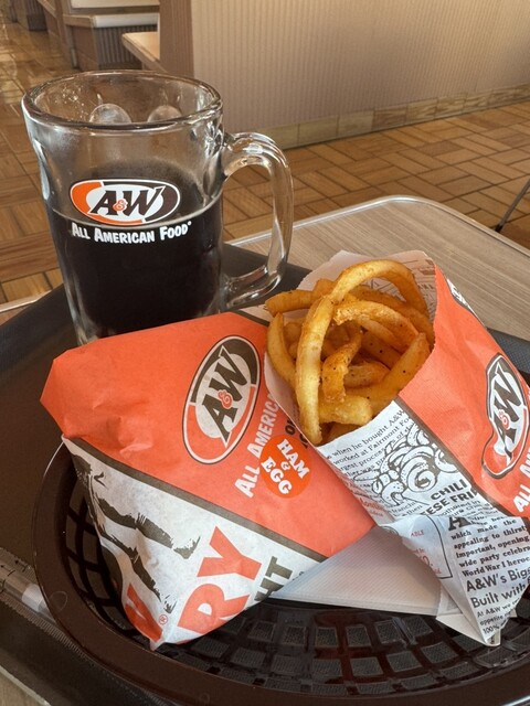 A&W 牧港店 (エイアンドダブリュ) - 浦添前田/アメリカ料理 A&W 牧港店 (エイアンドダブリュ) - 浦添前田/アメリカ料理