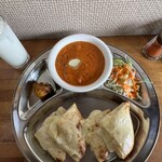 ネパールスープカレー ビハニ - チーズナンセット