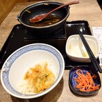 Yoshinoya - 最後残った具と紅生姜を丼の中に!紅生姜が良い仕事しまっせ!