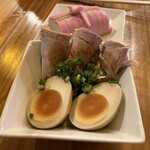 Tonkotsu Ra-Men Hakata Yatai - 煮玉子&チャーシュー