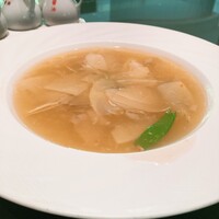中国料理 四川 -  蒸し鮑と筍の蟹肉入り塩味煮込み