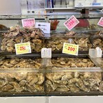 厚岸漁業協同組合直売店 エーウロコ - ごっそりありますよ。
