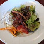 プティタプティ - 鶏レバーとハツのリヨン風サラダ