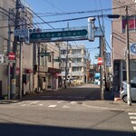 Tsuchiura Mendo Koro Ryuuno Mai - 店舗のある通り