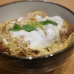 とんかつ 美濃屋 - 鹿児島黒豚上ロースかつ丼