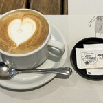 カフェ・マディ - セットドリンクのカフェラテ