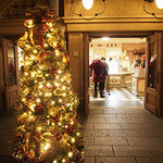 マンマ・ビスコッティーズ・ベーカリー - ツリーがお出迎え。