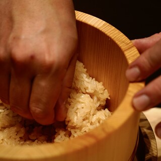 追求味觉的有深度的味道◆与考究的寿司饭一起享用