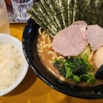 横浜家系ラーメン 麺家 福増 - 