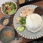 AKKA Thai cafe & eatery - カオマンガイ（大盛り）