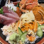 魚菜屋 - 香箱カニとズワイカニの丼(ご飯大) 2400円