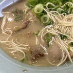 一楽ラーメン - チャーシュー沈めの術（下手くそか笑）