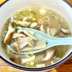 ラーメン工房 幸福亭 - 椎茸・しめじ・メンマ・チャーシュー・葱・柚子入り