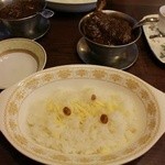 トマト - チキン(大山地鶏骨付き)カレー(中辛)1780円
