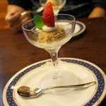 トマト - 平日のランチにサービスされるデザート、メープルシロップのアイスでした