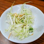 中華楼 - サービスのキャベツサラダ