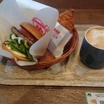 モスバーガー - 黒毛和牛バーガーセット(’-’*)♪モスチキン(*´ω｀*)カフェラテ(*´-`)