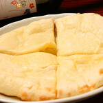 YUKI'S DINING - チーズナン