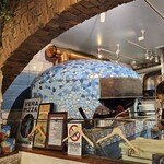 ピッツェリア エ オステリア パドリーノ - お店の主役！新釜さん！次々と手際よく焼き上げてくれます！