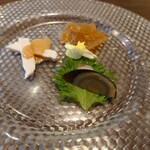 Chuugokushunsai Ajisai - 前菜３種(ピータン 海月ヘッドの酢の物 蒸し鶏)