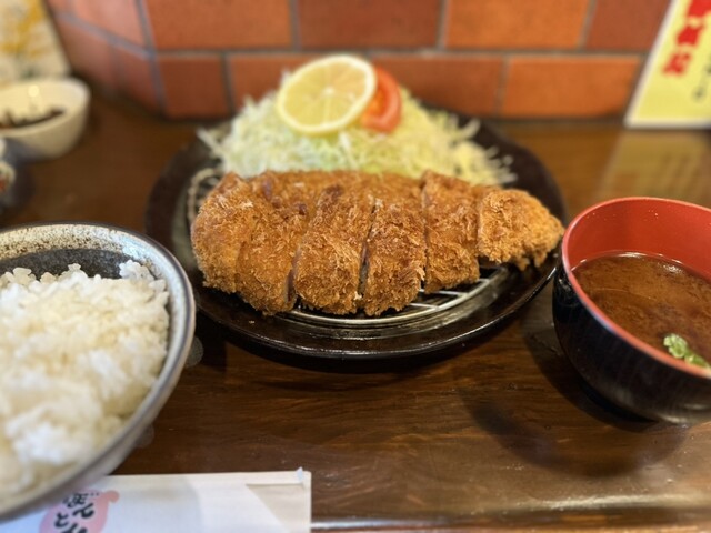 『柔らかく、厚く、食べ応えのある特上ロースカツ』by kiyo1223 : とんかつ ぼんとん - 水天宮前/とんかつ [食べログ]