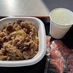 すき家 - 牛丼並(¥400-¥70)つゆだく