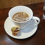 キッチン ブルー グローブ - ミルクを入れます