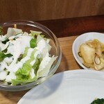 キッチン ブルー グローブ - サラダ、お新香のアップ