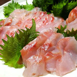 Sashimi (1 item) from 770 yen