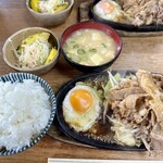 仔馬ドライブイン - 焼き肉定食　ご飯大盛　850円