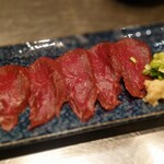 酒と料理　戸塚駅横研究所 - 馬刺(¥1,280)