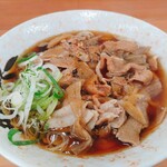 Kashiwaya - ★★★★肉うどん 510円 スープが甘くて美味しく 豚の細切れか たくさん乗っていて この値段は CP 高い。