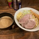 西中島 光龍益 - つけ麺950円　塩煮豚トッピング250円