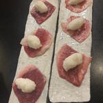 やきにく かばち - ロースの握り、コウネの握り