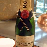 ステーキ＆ワイン オクソン - MOET & CHANDON