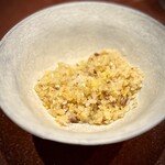 中華寝台 - ■金華ハムと葱の炒飯
      王道中の王道です！見た目も味も神々しい(^^)