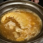 中華寝台 - ■毛鹿鮫の鱶鰭　白湯煮込み
      普遍のスペシャリテ！