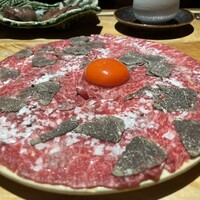 肉寿司 肉和食 KINTAN コレド室町 - トリュフと淡雪塩のプレミアムユッケ