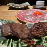 肉寿司 肉和食 KINTAN コレド室町 - 牛タン3種盛り