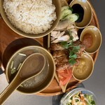 TRIPLE ONE Singapore & Chinese Cuisine - 