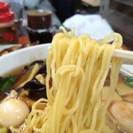 丸吉飯店 - 麺 リフト