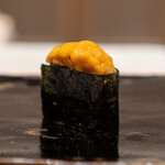 긴자 스시덴 - 홋카이도의 자색 성게