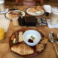 ザ タヴァン グリル＆ラウンジ - 