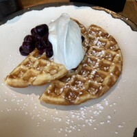 ザ タヴァン グリル＆ラウンジ - 