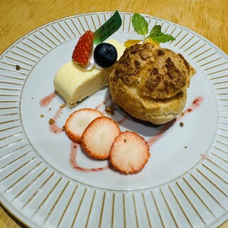 チーズケーキとシュークリーム