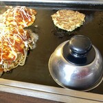 Okonomiyaki Hompo - もちチーズは蓋をします