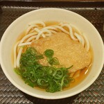 驛麺家 - きつねうどん (税込)390円 ※拡大 (2024.01.12)