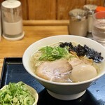 中華蕎麦 春馬 - 朝ラー（塩）に九条ねぎトッピング